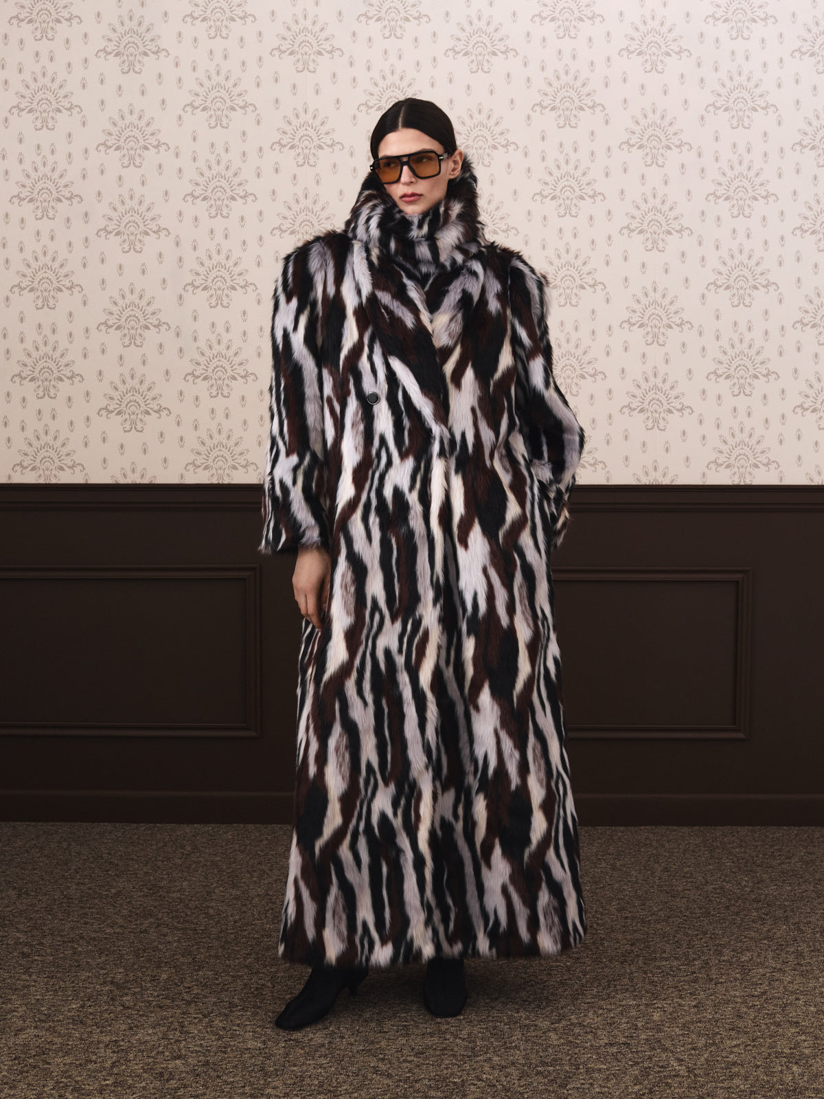 THEA fur coat black / white