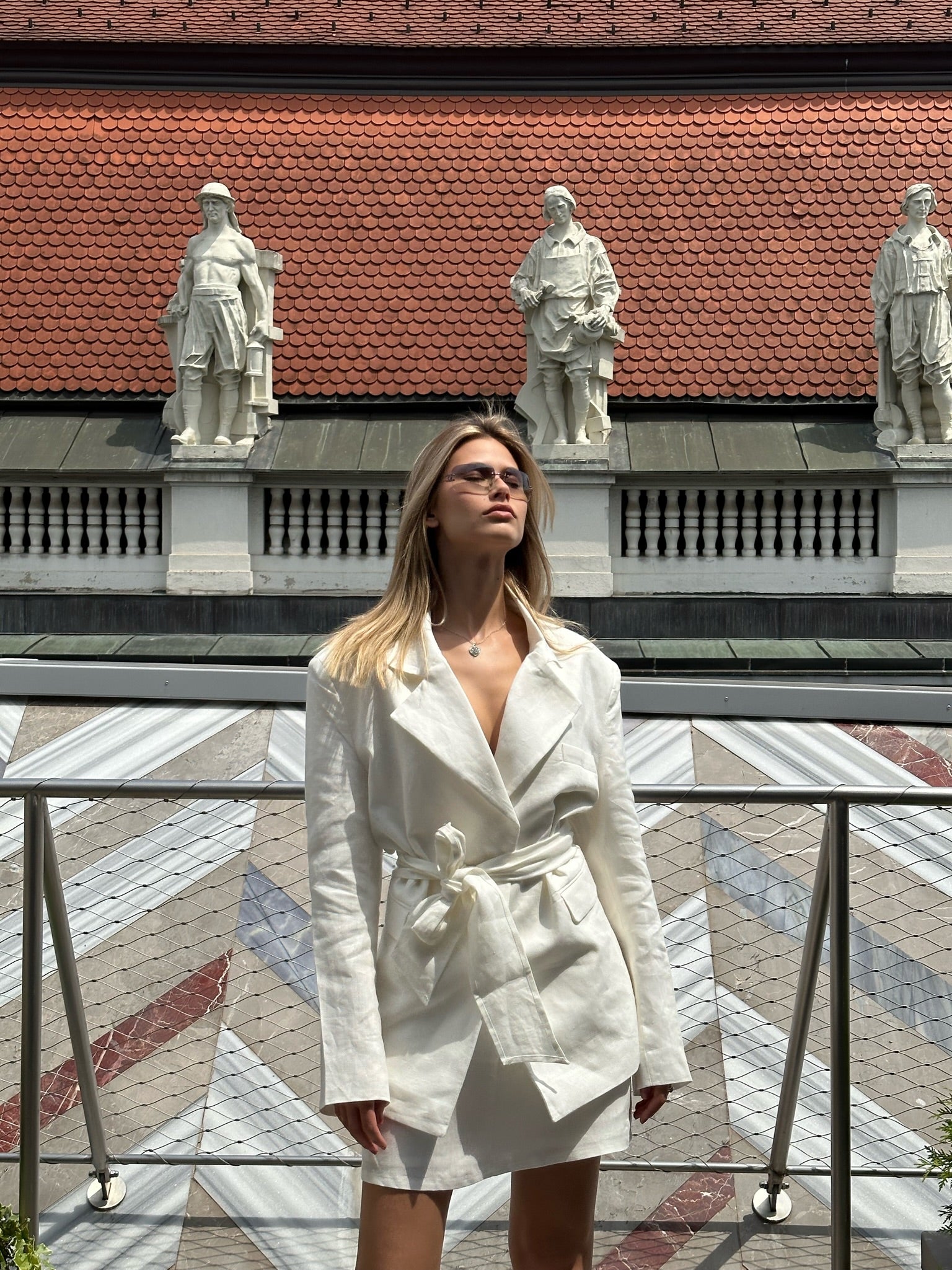 CLARA linen blazer
