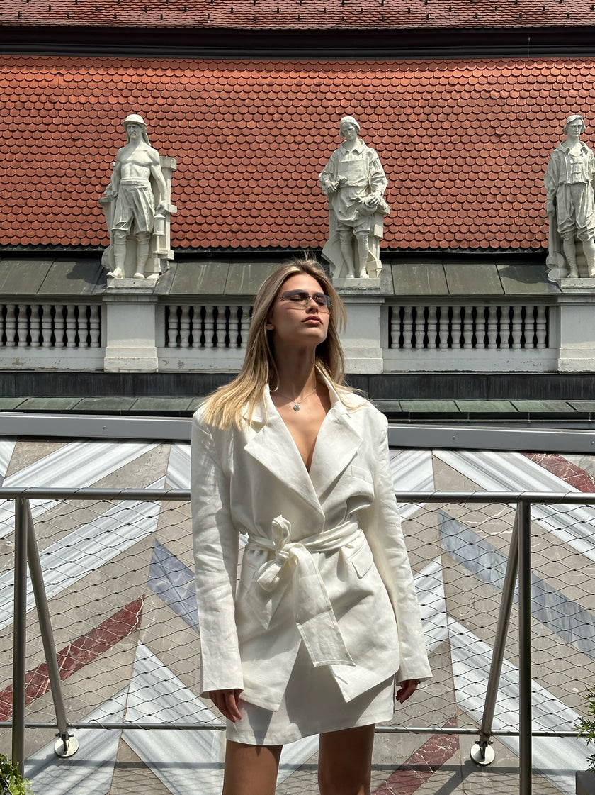 CLARA linen blazer