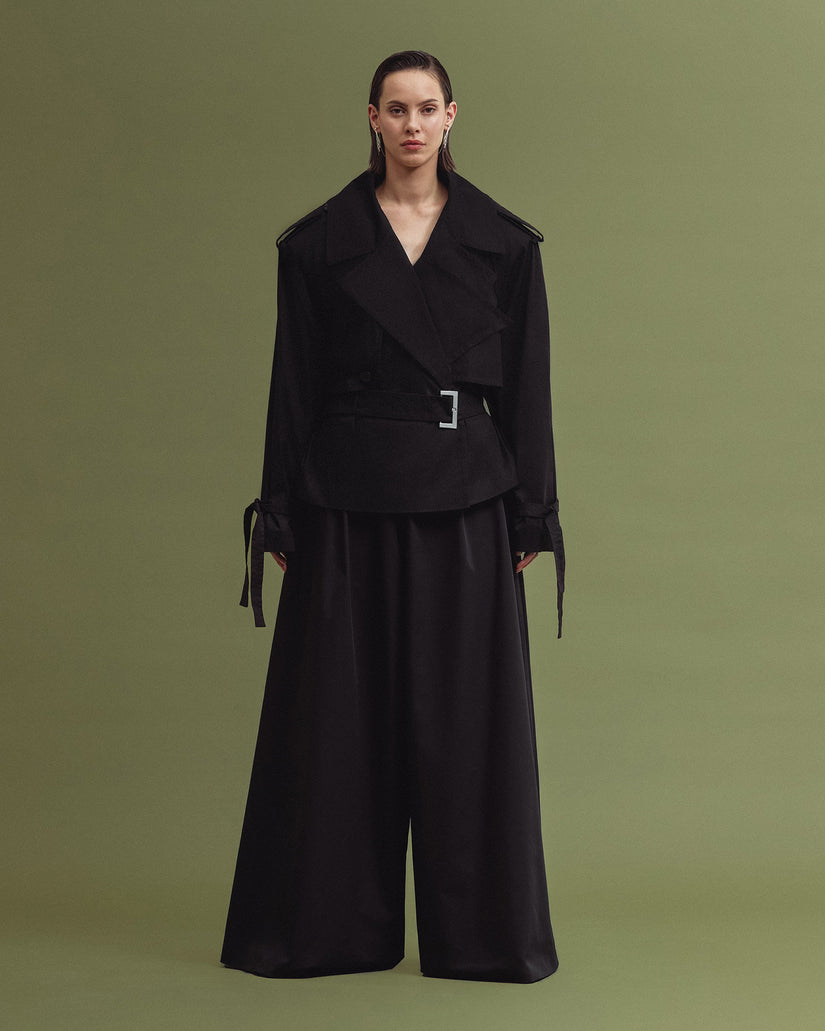 NOVA cropped trench black
