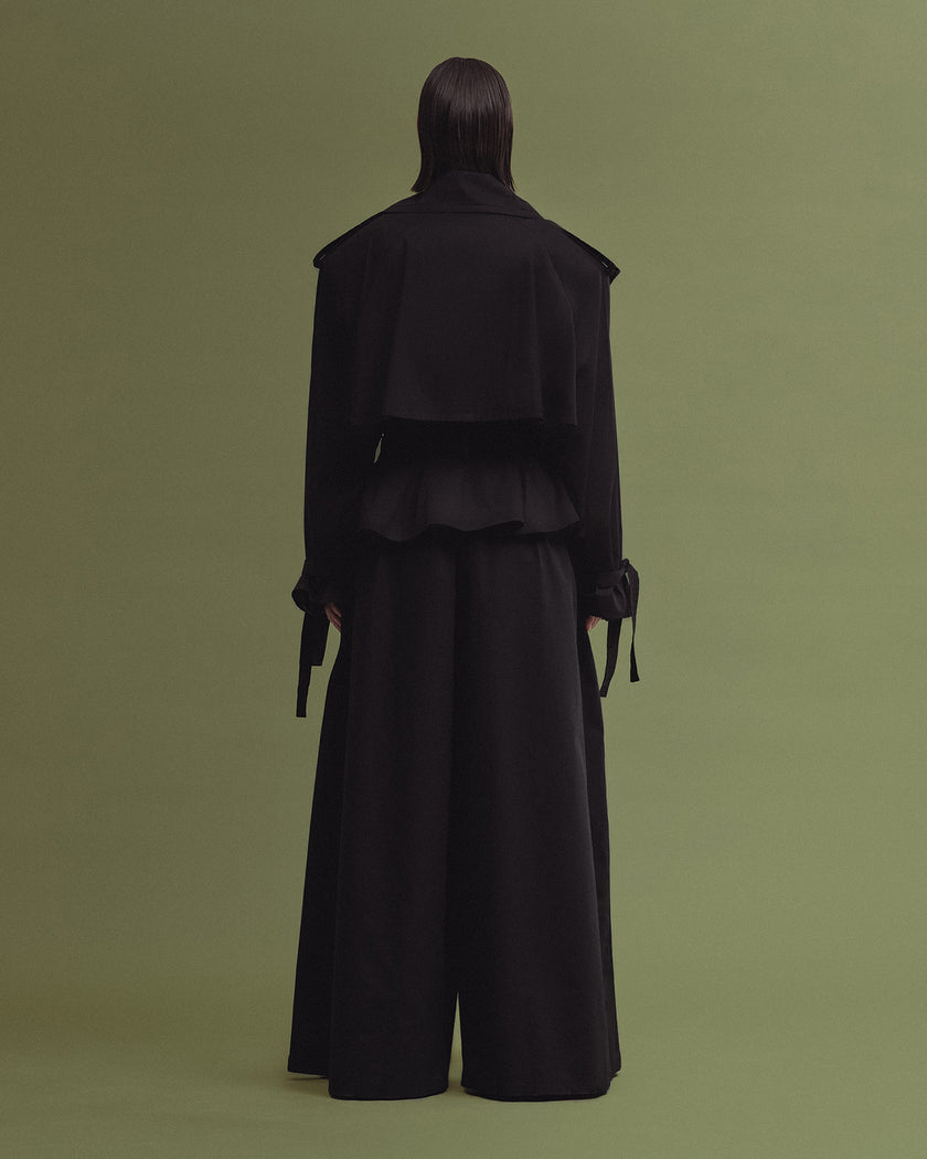 NOVA cropped trench black